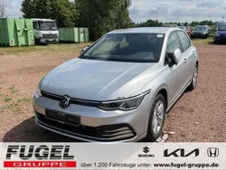 Reflexsilber metallic Gebraucht 2022 VW Golf VIII Life Limousine | 18.999 € (Superpreis)