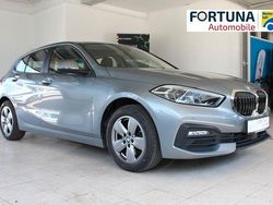 Grau Gebraucht 2022 BMW 118 Advantage Kleinwagen | 18.980 € (Guter Preis)