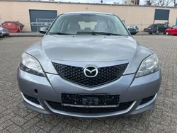 Grau Gebraucht 2005 Mazda 3 Comfort Limousine | 2.490 € (Fairer Preis)