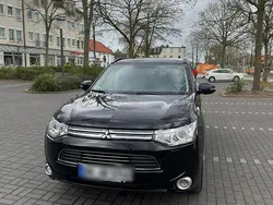 Schwarz Gebraucht 2014 Mitsubishi Outlander P-HEV SUV | 10.500 € (Fairer Preis)