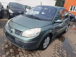 Grün Gebraucht 2004 Renault Scénic II Van / Kleinbus | 1.990 € (Fairer Preis)