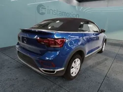 Blau Gebraucht 2024 VW T-Roc Cabriolet Style Cabrio | 31.550 € (Superpreis)