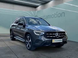 Grau Gebraucht 2020 Mercedes GLC300e Exclusive SUV | 34.510 € (Fairer Preis)