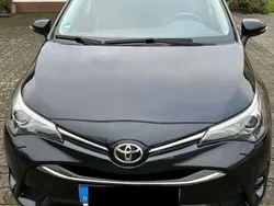 Schwarz Gebraucht 2017 Toyota Avensis Executive Kombi | 17.500 € (Fairer Preis)