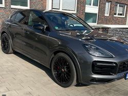 Grau Gebraucht 2022 Porsche Cayenne Coupe GTS Coupé | 99.500 € (Superpreis)