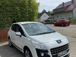 Weiss perlglänzend/metallic Gebraucht 2011 Peugeot 3008 Premium SUV | 6.900 € (Fairer Preis)