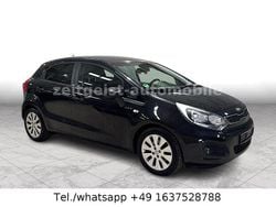 Schwarz Gebraucht 2014 Kia Rio FIFA World Cup Edition Limousine | 7.985 € (Fairer Preis)