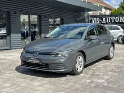 Grau Gebraucht 2022 VW Golf VIII Life Limousine | 19.950 € (Etwas zu teuer)