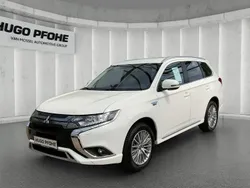 Weiss Gebraucht 2021 Mitsubishi Outlander P-HEV SUV | 21.890 € (Guter Preis)