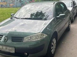 Grün Gebraucht 2003 Renault Mégane II Privilege Limousine | 1.350 € (Fairer Preis)