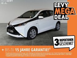 Pianoweiß Gebraucht 2016 Toyota Aygo X-play Kleinwagen | 6.890 € (Fairer Preis)