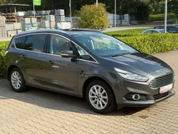 Grau Gebraucht 2018 Ford S-MAX Titanium Van / Kleinbus | 13.990 € (Superpreis)