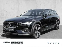 Black solid ´stone´ Gebraucht 2023 Volvo V60 CC Plus Kombi | 35.450 € (Guter Preis)