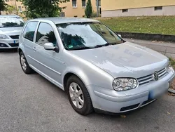 Grau Gebraucht 2000 VW Golf IV Kleinwagen | 1.900 € (Etwas zu teuer)