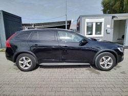 Schwarz Gebraucht 2017 Volvo V60 CC Plus Kombi | 13.800 € (Fairer Preis)
