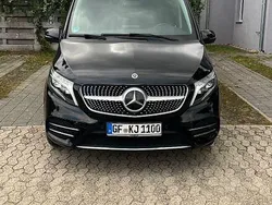 Schwarz Gebraucht 2020 Mercedes V300 Avantgarde Van / Kleinbus | 46.400 € (Fairer Preis)