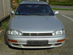 Silber Gebraucht 1994 Toyota Camry Kombi | 3.499 €
