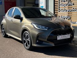 Braun Neu 2025 Toyota Yaris Hybrid Limousine | 28.990 € (Etwas zu teuer)