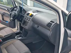 Weiß Gebraucht 2009 VW Touran Cross Van / Kleinbus | 4.000 € (Guter Preis)
