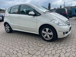 Weiß Gebraucht 2011 Mercedes 180 Limousine | 5.599 € (Superpreis)