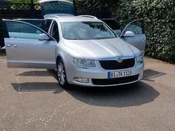 Silber Gebraucht 2011 Skoda Superb Kombi | 5.750 € (Fairer Preis)