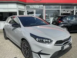 Grau Neu 2025 Kia Ceed 4 Limousine | 27.990 € (Teuer)