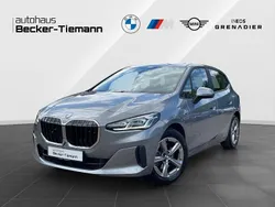 Grau Gebraucht 2022 BMW 225 Active Tourer Sport Line Van / Kleinbus | 31.897 € (Fairer Preis)
