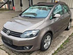 Grau Gebraucht 2009 VW Golf Plus Cross Comfortline Van / Kleinbus | 6.300 € (Fairer Preis)