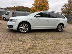 Weiß Gebraucht 2016 Skoda Octavia Joy Kombi | 13.600 € (Fairer Preis)