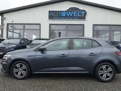 Grau Gebraucht 2023 Renault Mégane IV Limousine | 17.990 € (Guter Preis)
