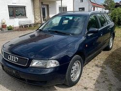 Blau Gebraucht 1997 Audi A4 Kombi | 2.350 €