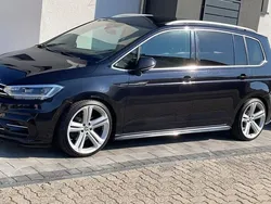 Schwarz Gebraucht 2018 VW Touran R-line Van / Kleinbus | 17.800 € (Guter Preis)