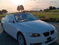 Weiß Gebraucht 2008 BMW 320 Cabriolet Cabrio | 7.750 €