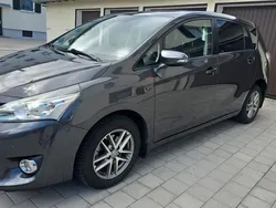 Grau Gebraucht 2016 Toyota Verso Skyview Edition Van / Kleinbus | 15.000 € (Fairer Preis)