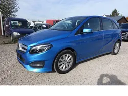 Grau Gebraucht 2015 Mercedes B200 Urban Van / Kleinbus | 17.950 € (Etwas zu teuer)