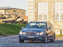 Grau Gebraucht 2006 Mercedes E280 Avantgarde Kombi | 5.000 €