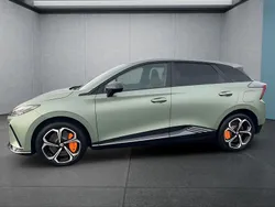 Grün Gebraucht 2023 MG MG4 EV Kleinwagen | 36.249 € (Etwas zu teuer)