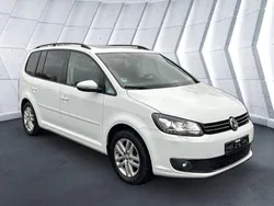 Weiß Gebraucht 2014 VW Touran Comfortline Van / Kleinbus | 7.999 € (Guter Preis)