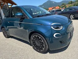Grün Gebraucht 2022 Fiat 500e La Prima Limousine | 18.699 € (Guter Preis)