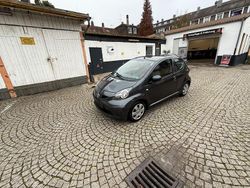 Grau Gebraucht 2005 Toyota Aygo Kleinwagen | 1.350 € (Guter Preis)