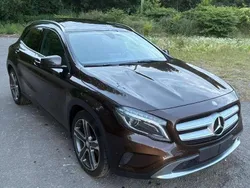Braun Gebraucht 2016 Mercedes GLA200 SUV | 19.500 € (Fairer Preis)