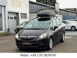 Braun Gebraucht 2015 Opel Zafira Tourer Innovation Van / Kleinbus | 12.999 € (Etwas zu teuer)