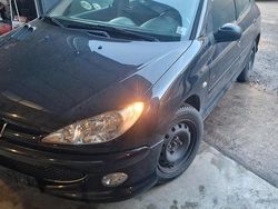 Schwarz Gebraucht 2006 Peugeot 206 Limousine | 2.000 € (Etwas zu teuer)
