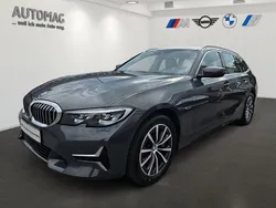 Grau Gebraucht 2022 BMW 330e Luxury Line Kombi | 29.990 € (Fairer Preis)