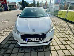 Weiß Gebraucht 2013 Peugeot 208 Active Kleinwagen | 3.500 € (Superpreis)