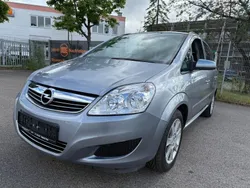 Grau Gebraucht 2009 Opel Zafira Van / Kleinbus | 2.900 € (Fairer Preis)