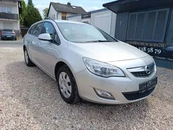 Silber Gebraucht 2011 Opel Astra Edition Kombi | 1.950 € (Superpreis)