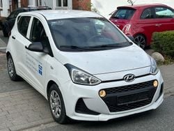 Weiß Gebraucht 2017 Hyundai i10 Basis Kleinwagen | 2.999 € (Fairer Preis)