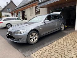 Grau Gebraucht 2012 BMW 525 Kombi | 9.700 € (Fairer Preis)