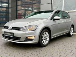Tungsten silver metallic Gebraucht 2016 VW Golf VII LOUNGE Kleinwagen | 11.490 € (Fairer Preis)